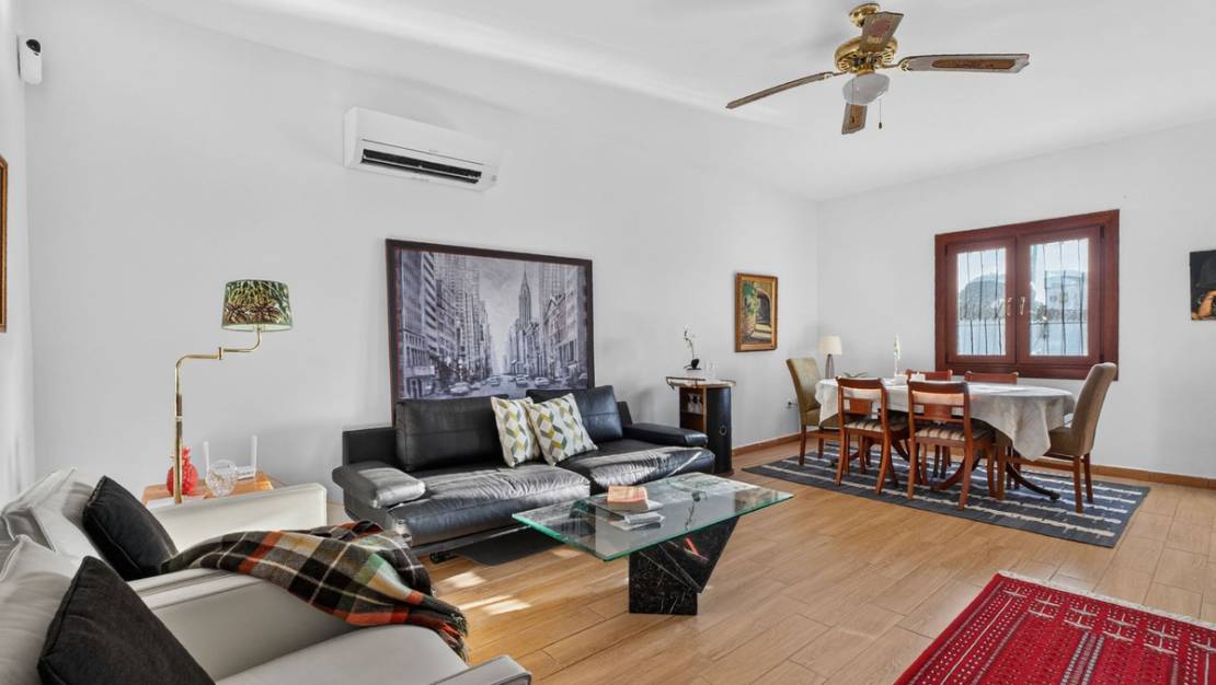 Sale - Villa - Torrevieja - Torrevieja Centro