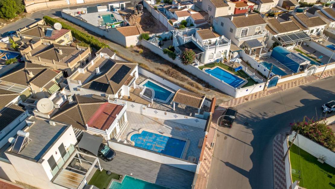 Sale - Villa - Torrevieja - Torrevieja Centro