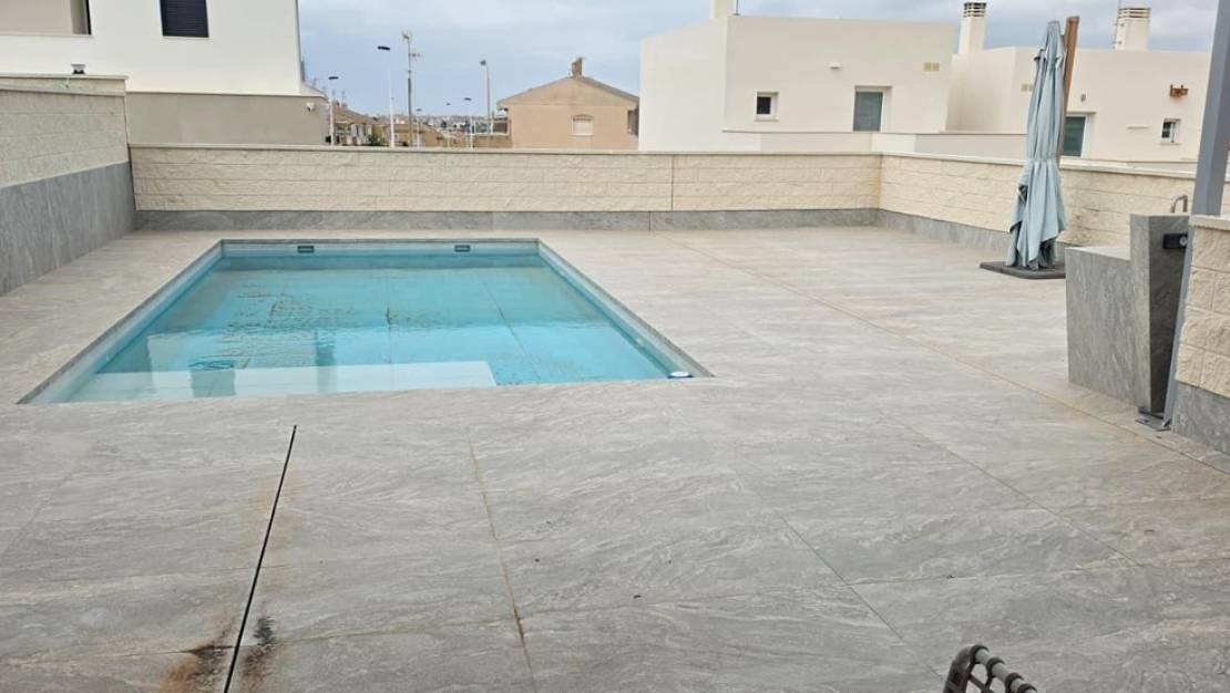 Sale - Villa - Torrevieja - Torrevieja Centro