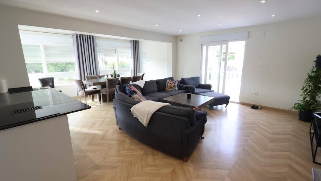 Sale - Villa - Torrevieja - Torrevieja Centro
