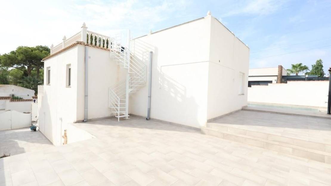 Sale - Villa - Torrevieja - Torrevieja Centro