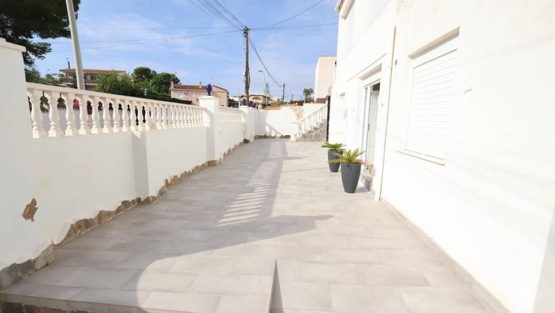 Sale - Villa - Torrevieja - Torrevieja Centro