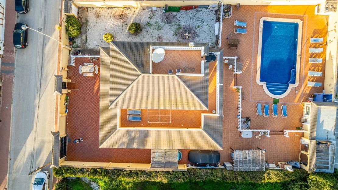 Sale - Villa - Torrevieja - Torrevieja Centro