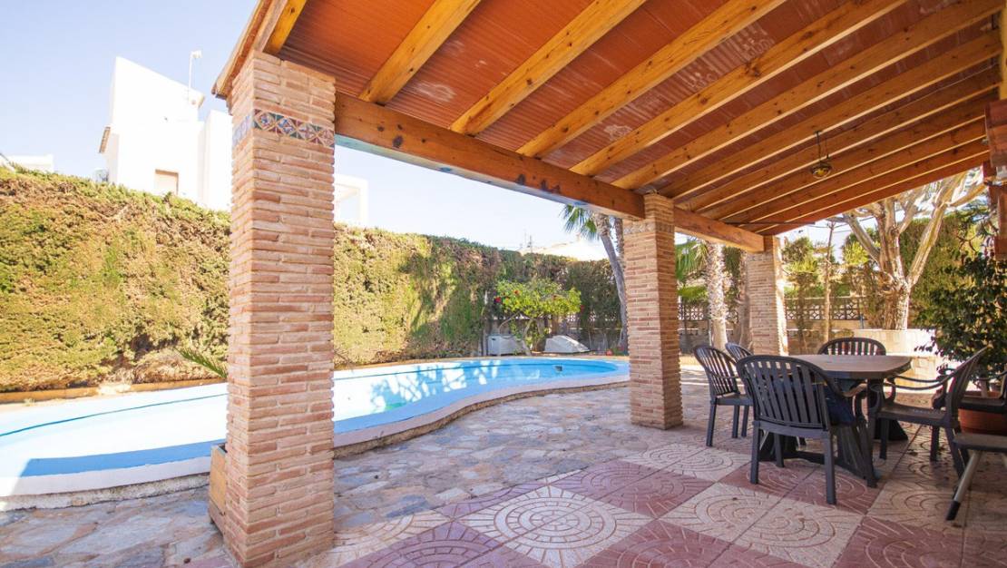 Sale - Villa - Torrevieja - Torrevieja Centro