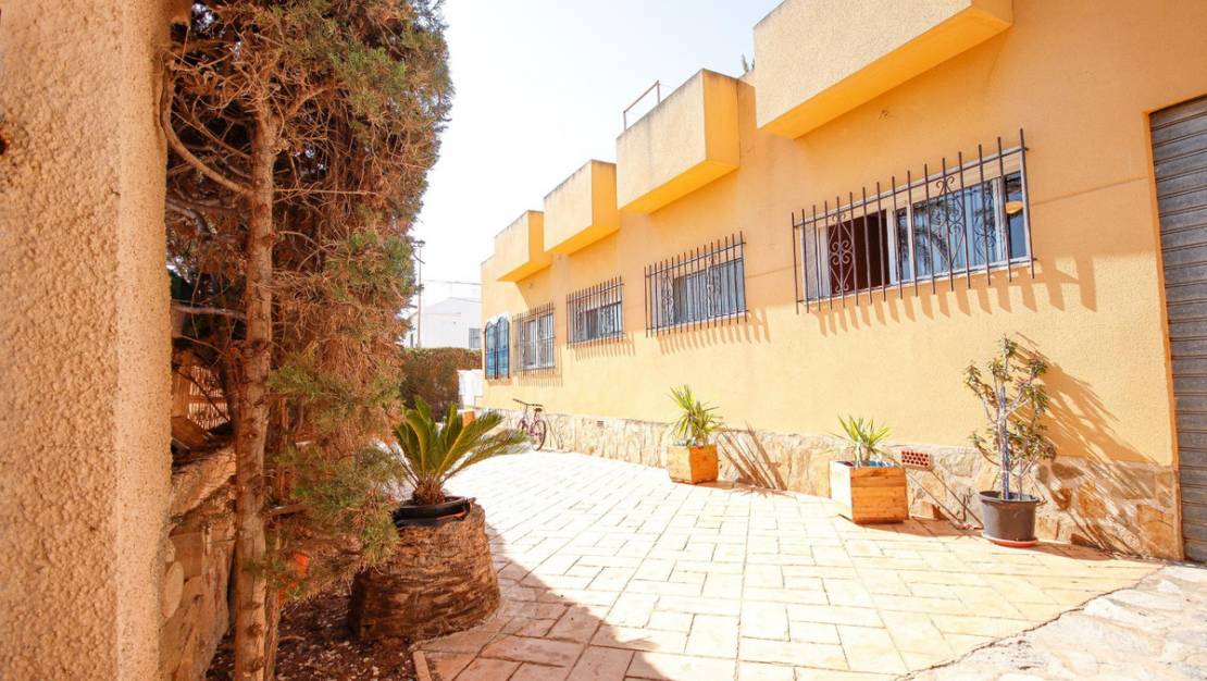 Sale - Villa - Torrevieja - Torrevieja Centro
