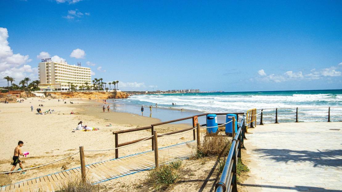 Sale - Villa - Torrevieja - Torrevieja Centro