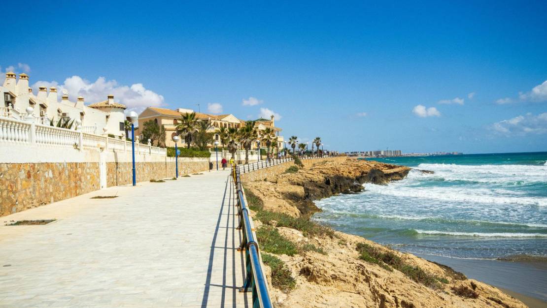 Sale - Villa - Torrevieja - Torrevieja Centro