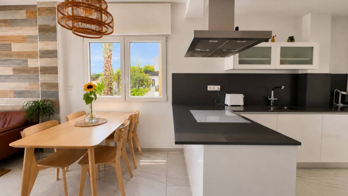 Sale - Villa - Torrevieja - Torrevieja Centro