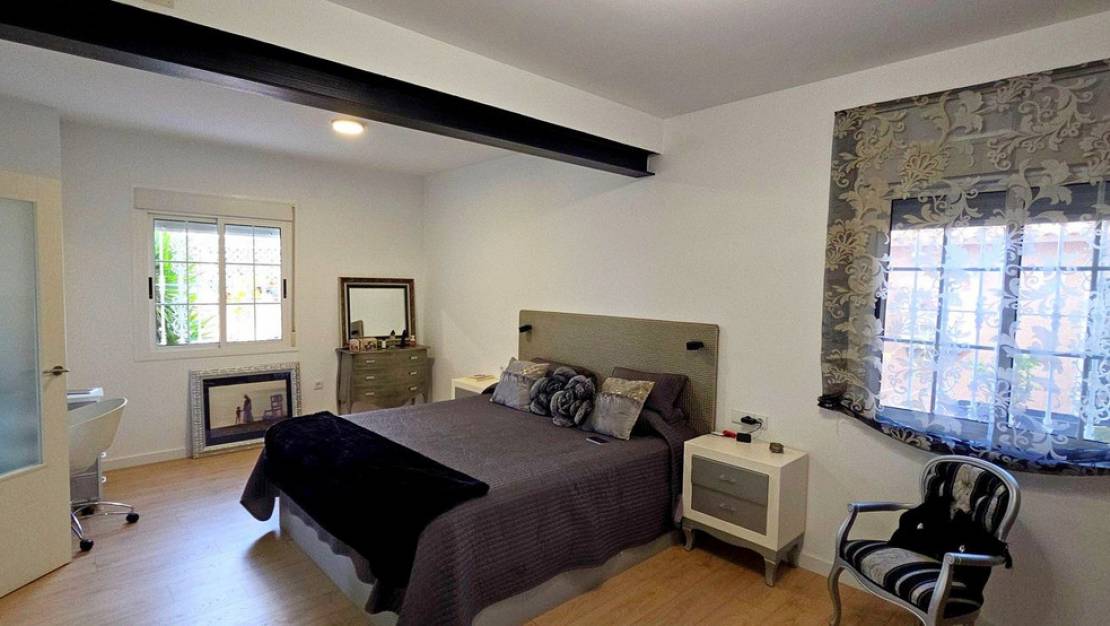 Sale - Villa - Torrevieja - Torrevieja Centro