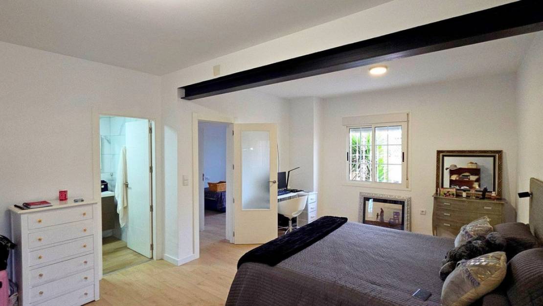 Sale - Villa - Torrevieja - Torrevieja Centro