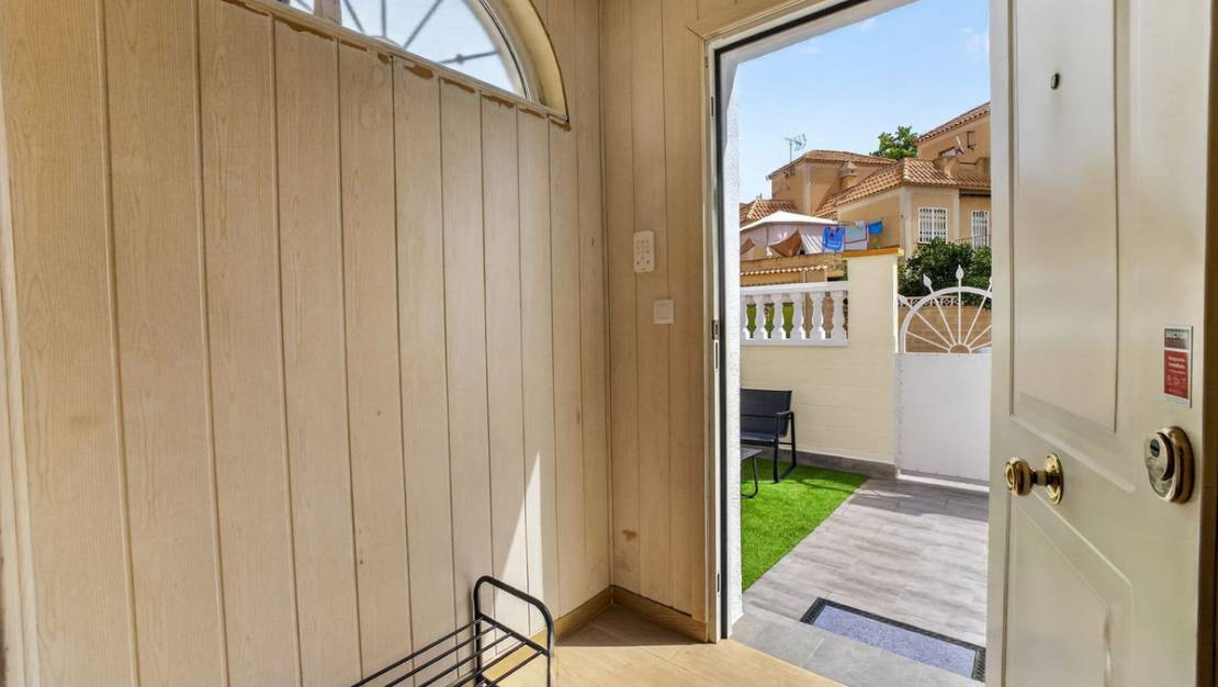 Sale - Villa - Torrevieja - Torrevieja Centro