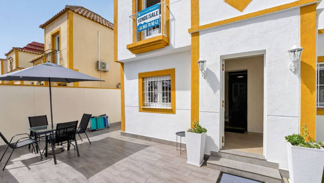 Sale - Villa - Torrevieja - Torrevieja Centro
