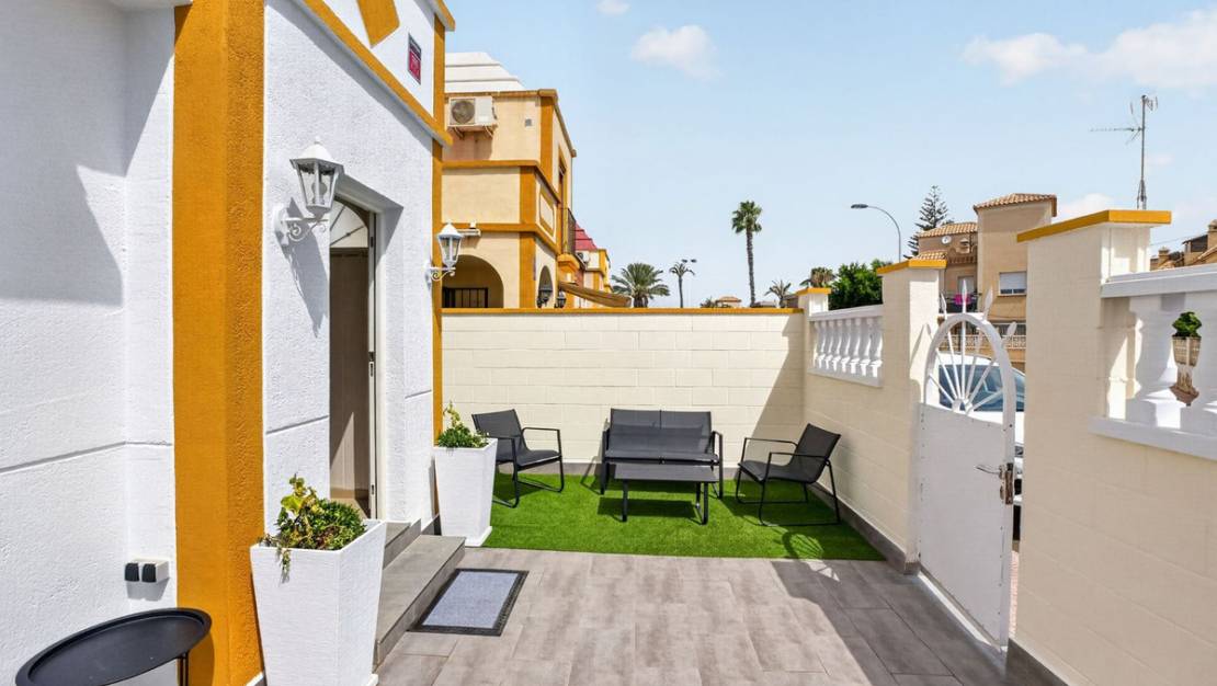 Sale - Villa - Torrevieja - Torrevieja Centro