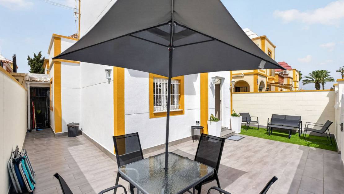Sale - Villa - Torrevieja - Torrevieja Centro