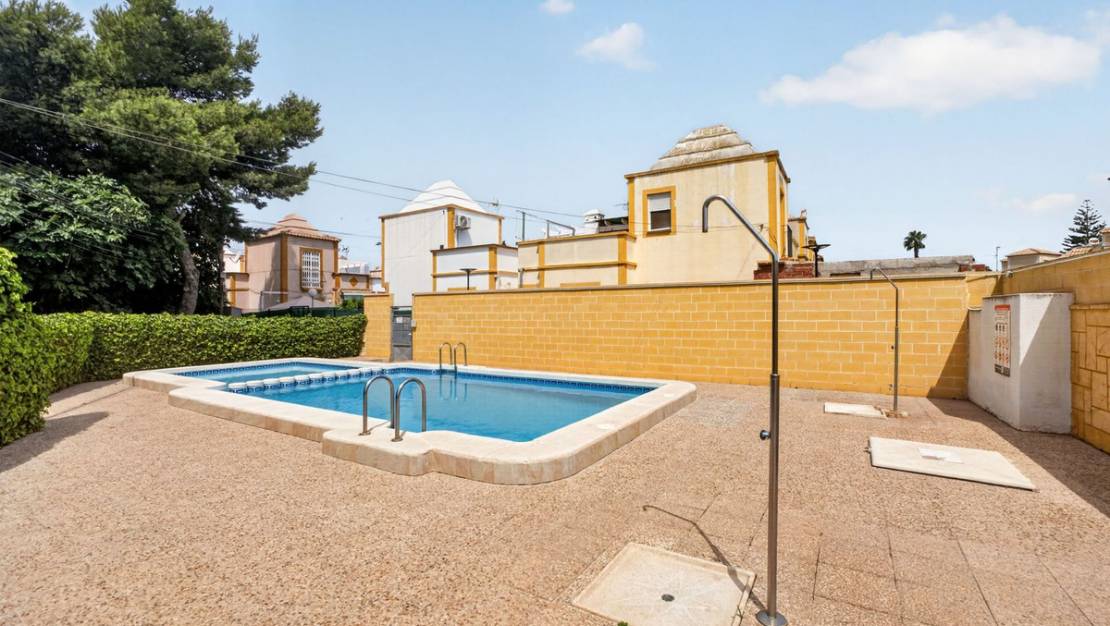 Sale - Villa - Torrevieja - Torrevieja Centro