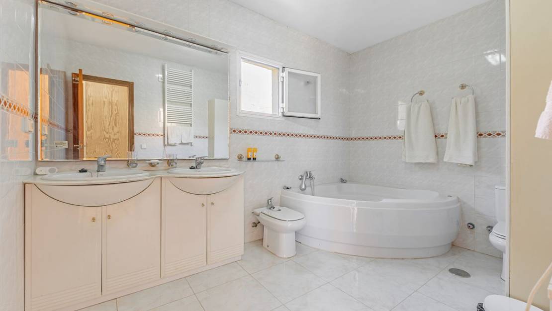 Sale - Villa - Villajoyosa - Villajoyosa Centro