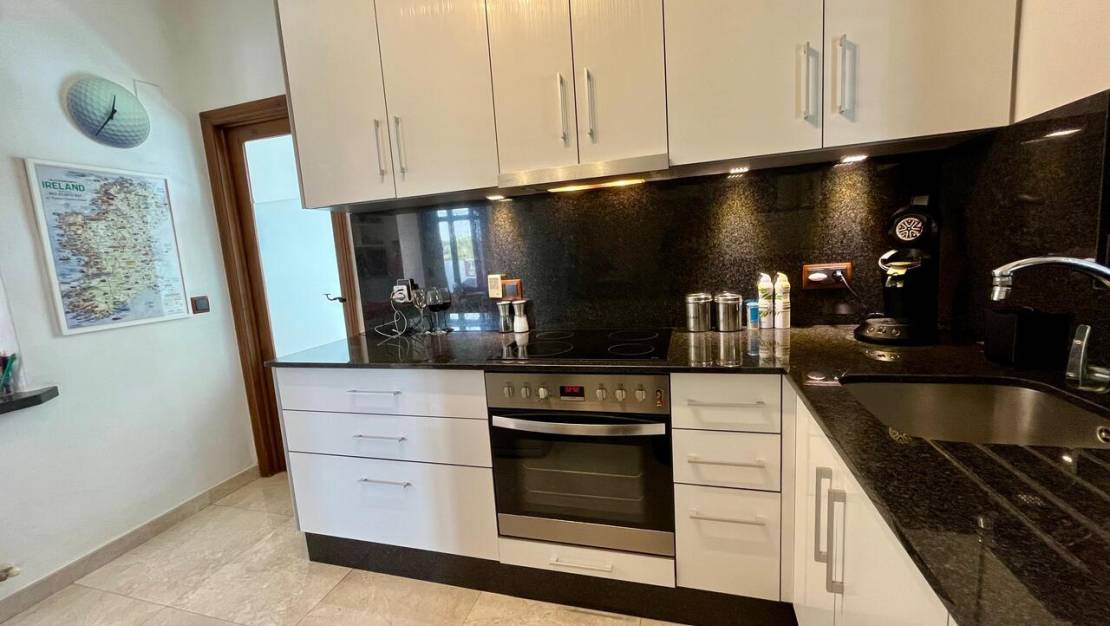 Sale - Villa - Villamartin