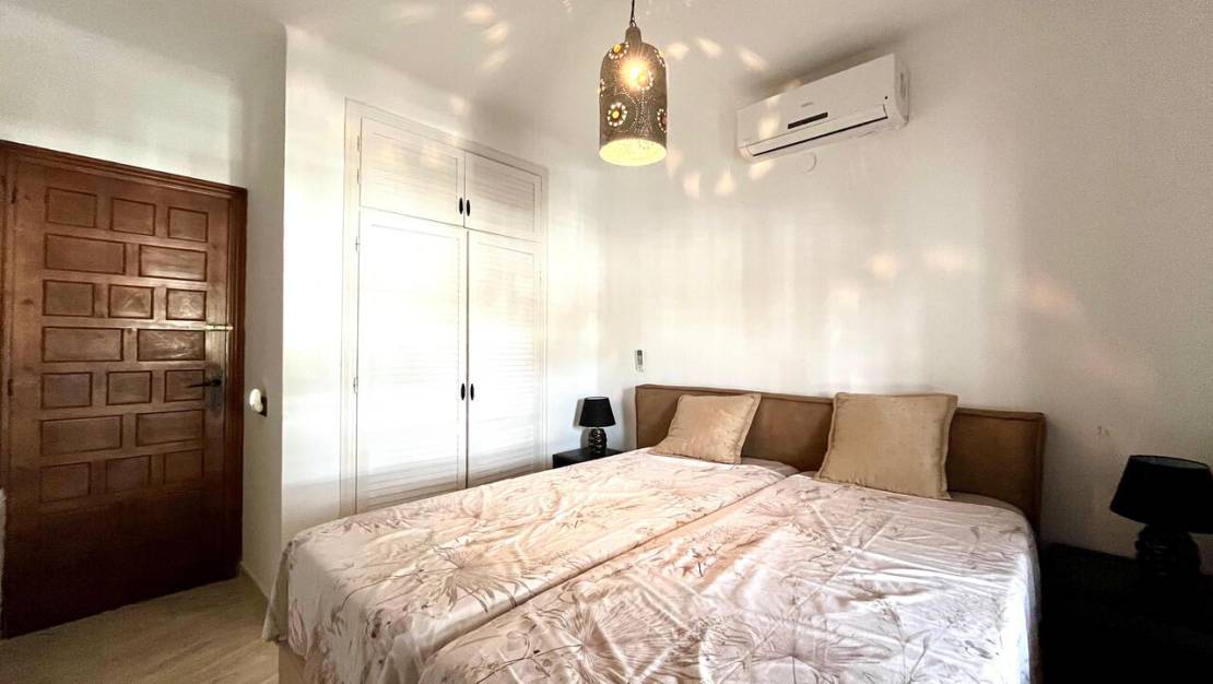 Sale - Villa - Villamartin