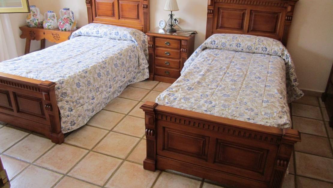 Sale - Villa - Yecla - Yecla Centro