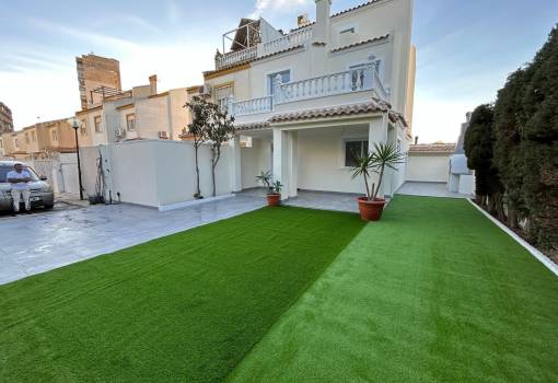 Terraced house - Sale - Torrevieja - Parque las naciones