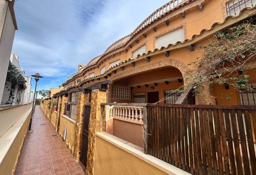 Townhouse - Sale - Guardamar del Segura - Urbanizaciones