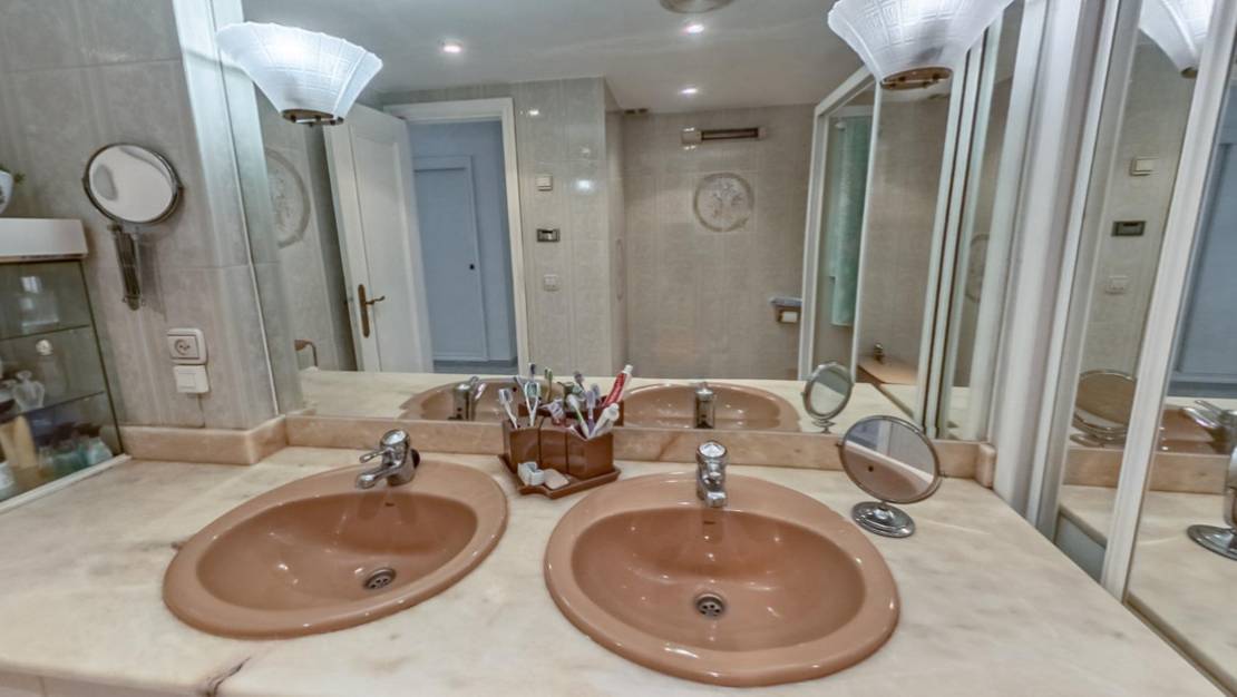 Venta - Apartment - Benidorm - Benidorm Centro