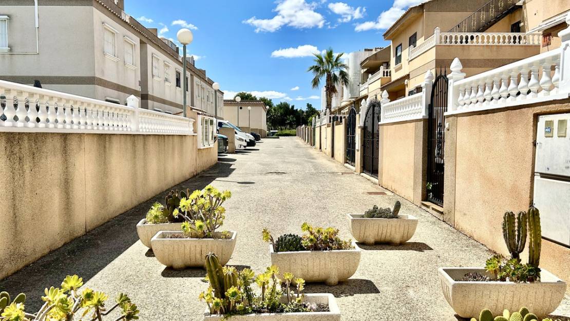Venta - Apartment - Orihuela - Villamartin