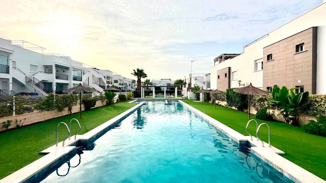 Venta - Apartment - Torrevieja - Aguas Nuevas