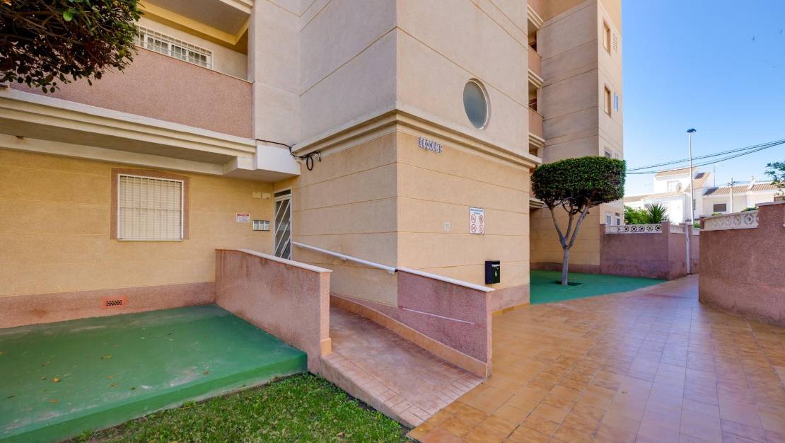 Venta - Apartment - Torrevieja - Calas blanca