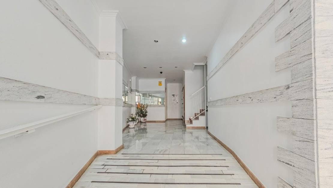 Venta - Apartment - Torrevieja - Estacion de autobuses