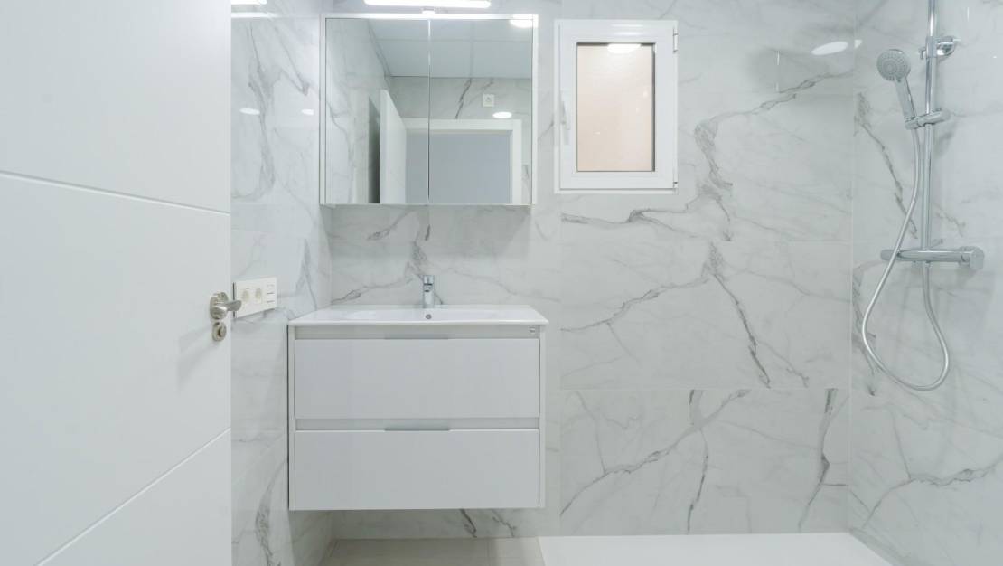 Venta - Apartment - Torrevieja - Estacion de autobuses