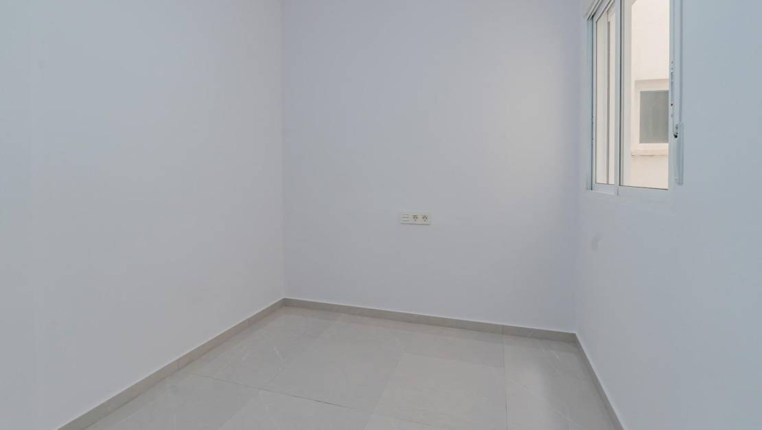 Venta - Apartment - Torrevieja - Estacion de autobuses