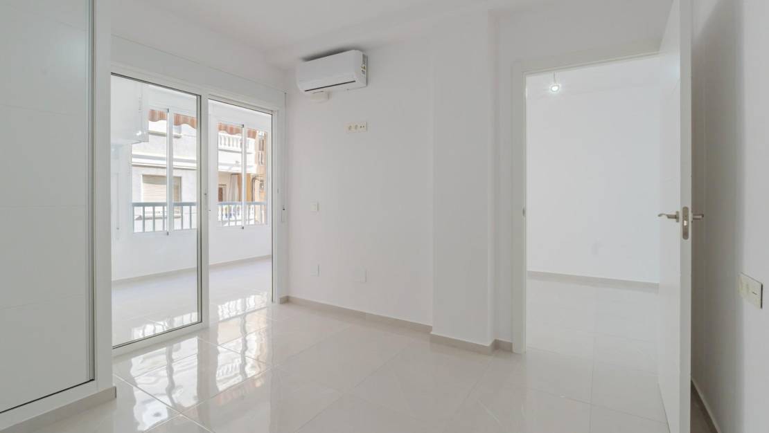 Venta - Apartment - Torrevieja - Estacion de autobuses