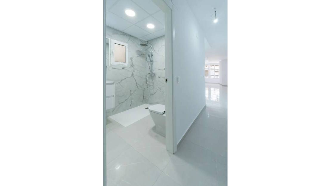 Venta - Apartment - Torrevieja - Estacion de autobuses