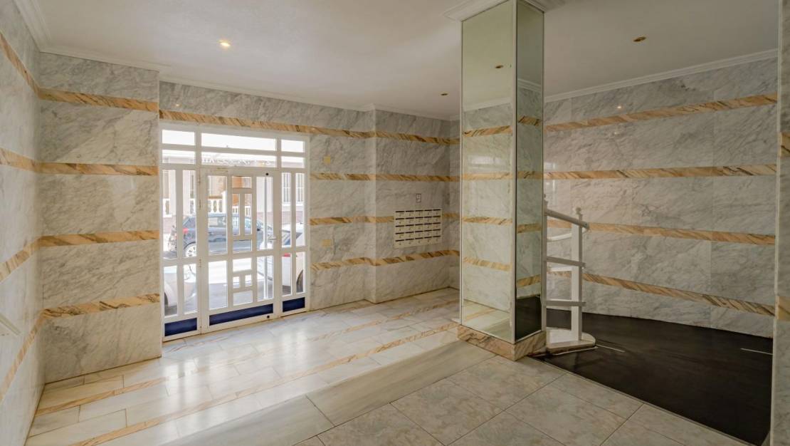 Venta - Apartment - Torrevieja - Estacion de autobuses