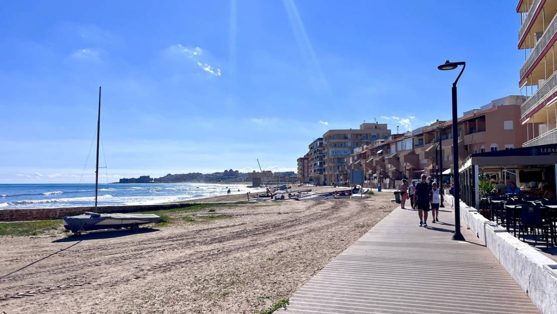 Venta - Apartment - Torrevieja - La Mata