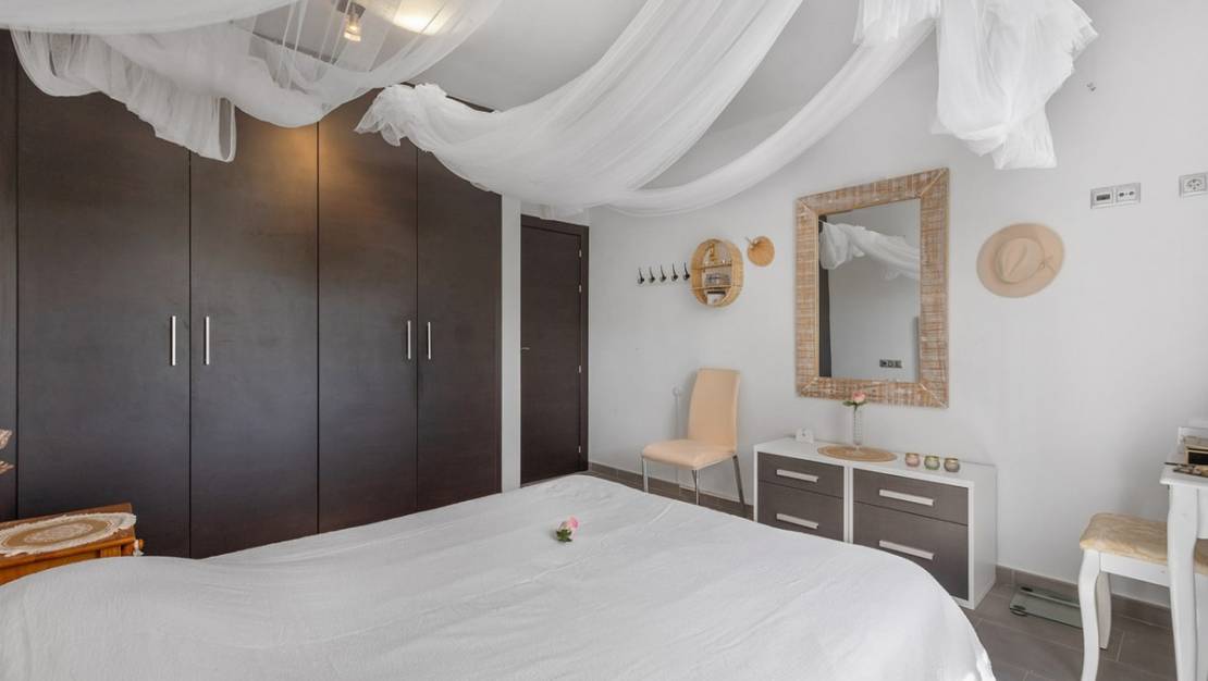 Venta - Apartment - Torrevieja - La Mata