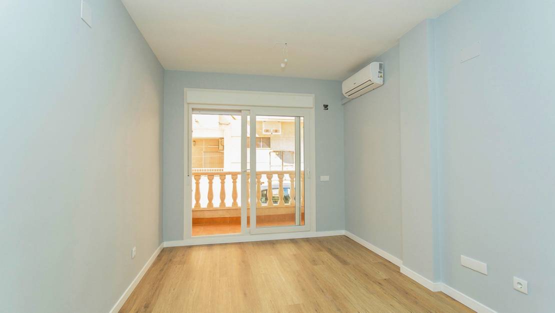 Venta - Apartment - Torrevieja - La Mata