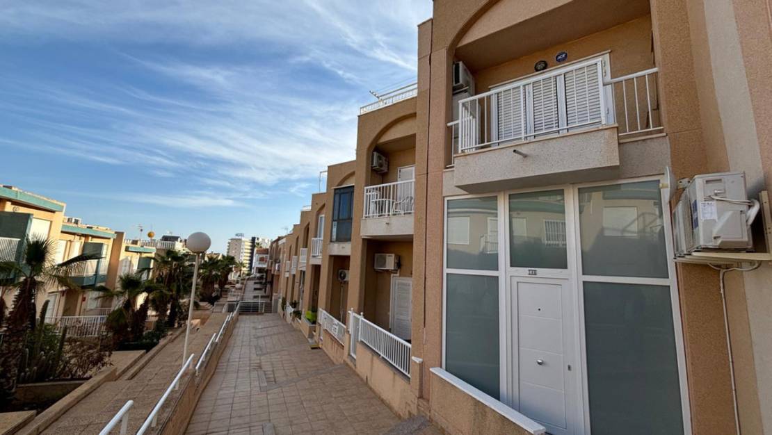 Venta - Apartment - Torrevieja - La Mata
