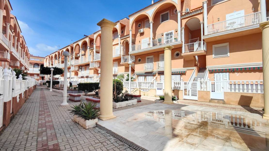 Venta - Apartment - Torrevieja - La Mata