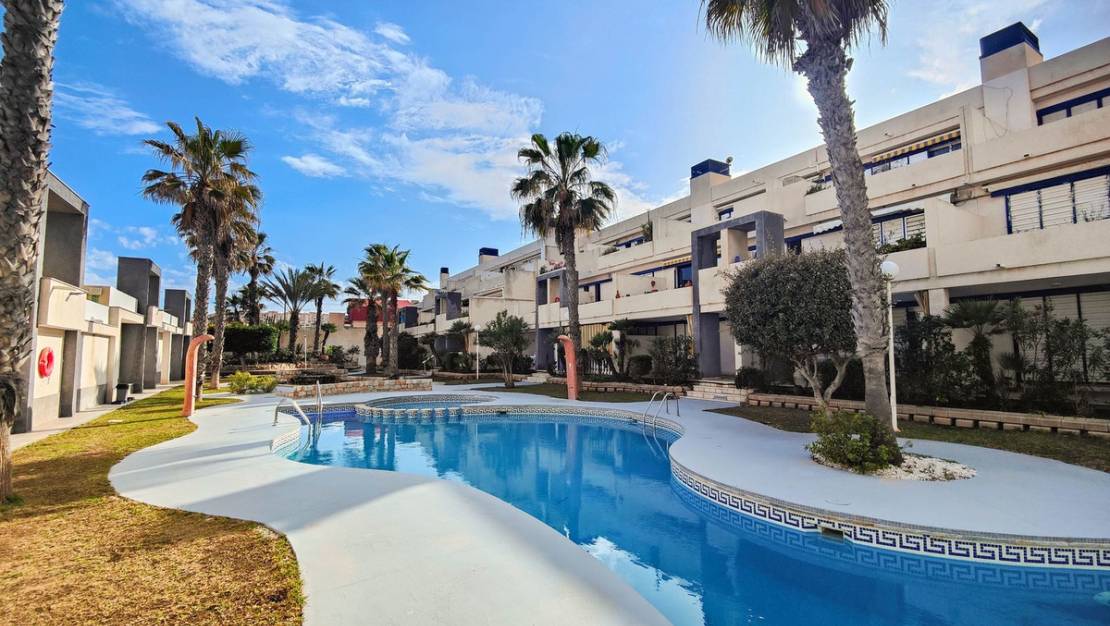 Venta - Apartment - Torrevieja - La Mata