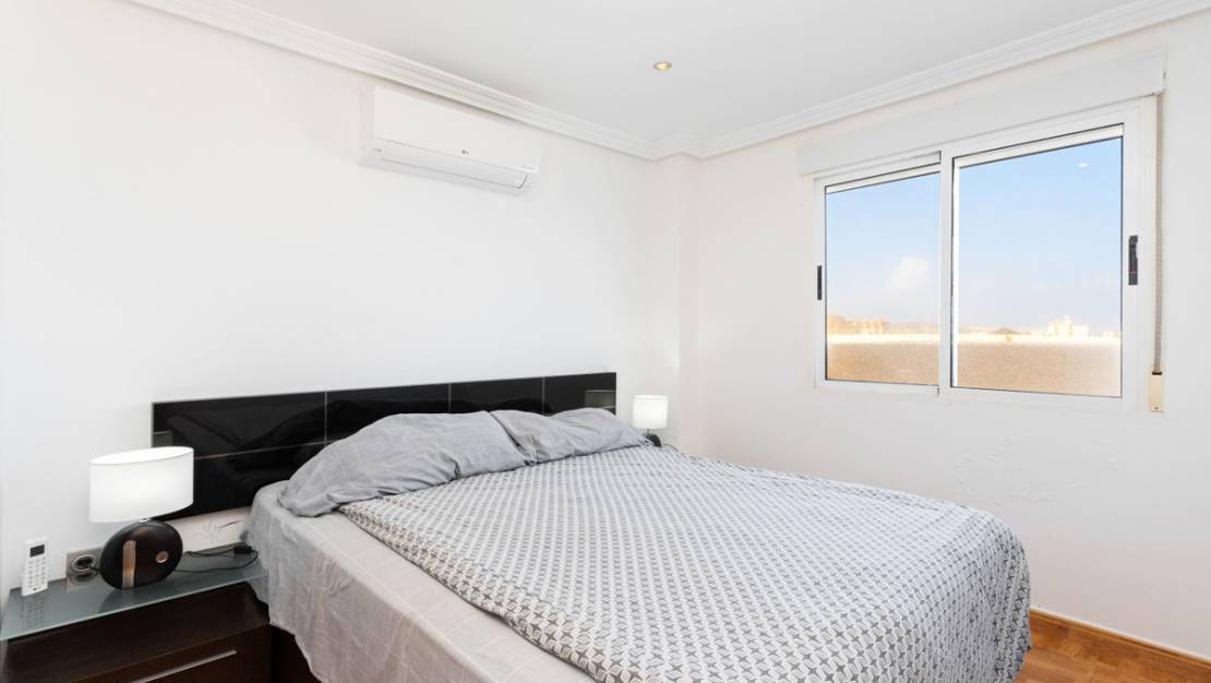 Venta - Apartment - Torrevieja - La Mata