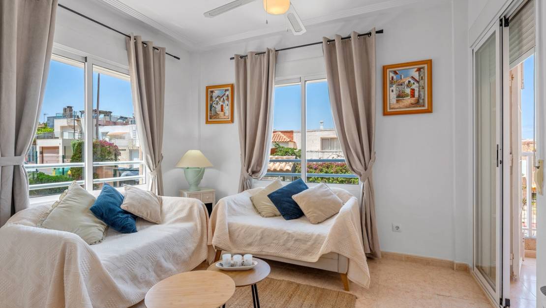 Venta - Apartment - Torrevieja - La Mata