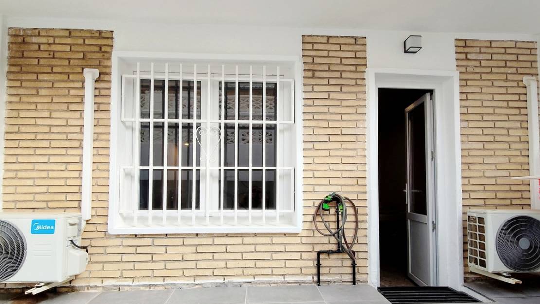 Venta - Apartment - Torrevieja - La Mata