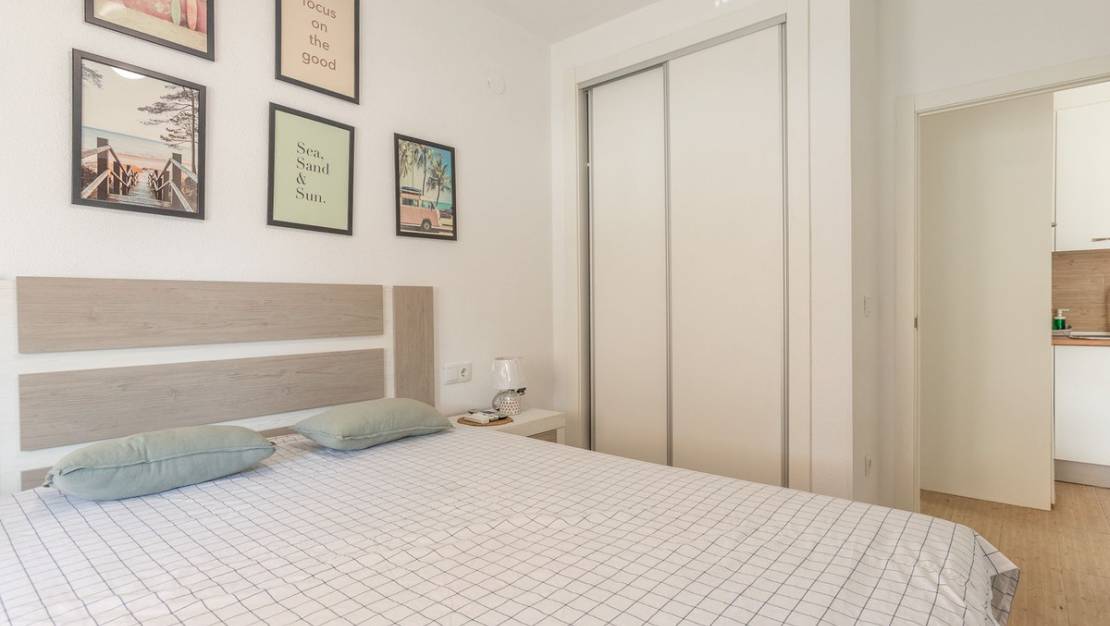 Venta - Apartment - Torrevieja - Lago jardin