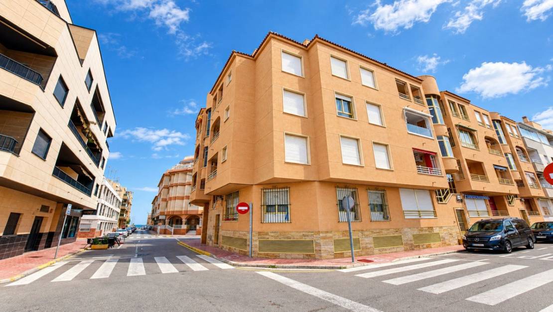 Venta - Apartment - Torrevieja - Playa De La Mata