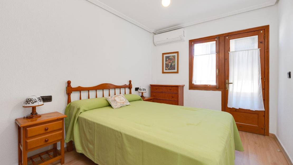Venta - Apartment - Torrevieja - Playa de los Naufragos