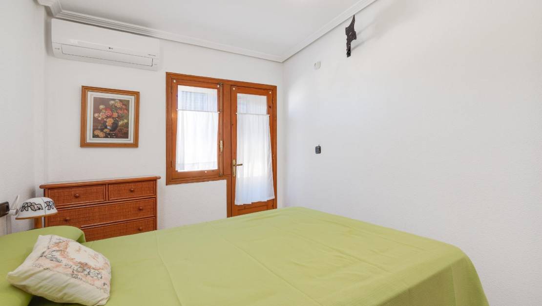 Venta - Apartment - Torrevieja - Playa de los Naufragos