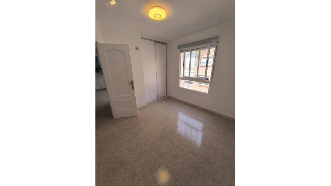 Venta - Apartment - Torrevieja - Torrevieja Centro