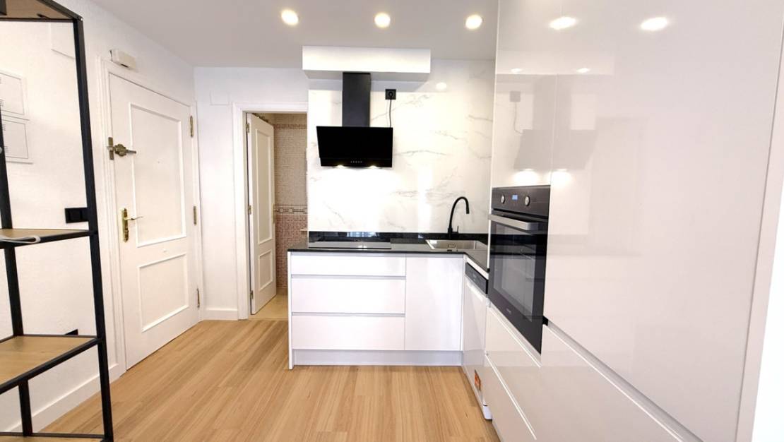 Venta - Apartment - Torrevieja - Torrevieja Centro